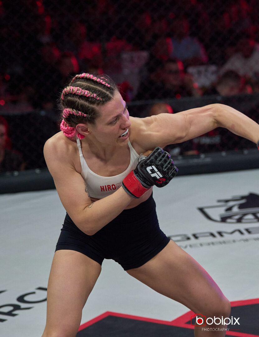 Cage Fight Series 19